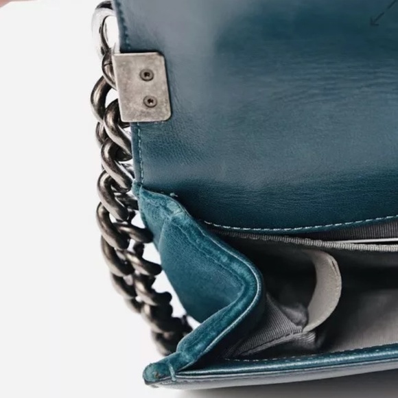 Auth CHANEL Velvet Quilte Small Boy Flap Turquoise - Picture 6 of 13